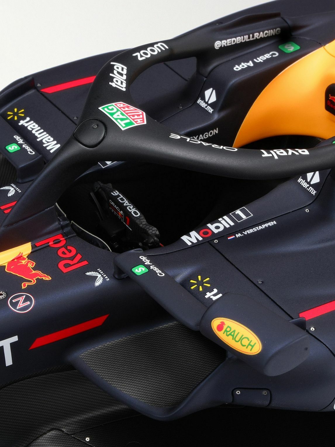 Amalgam Collection - Oracle Red Bull Racing RB19 Max Verstappen (2023) 1:8 Model Car