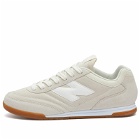New Balance URC42EA Sneakers in Beige/White