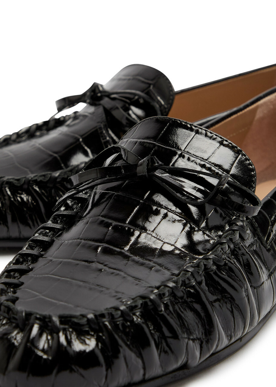Stuart Weitzman Britt Bow Crocodile-effect Patent Leather Loafers Black