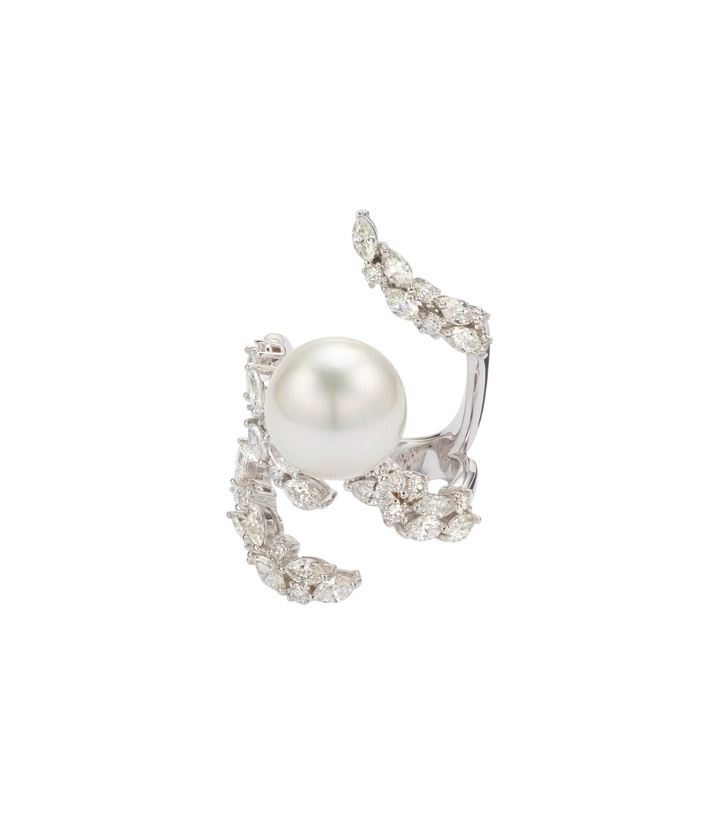 Photo: Yeprem Pearlescent 18kt white gold ring with freshwater pearl and diamonds