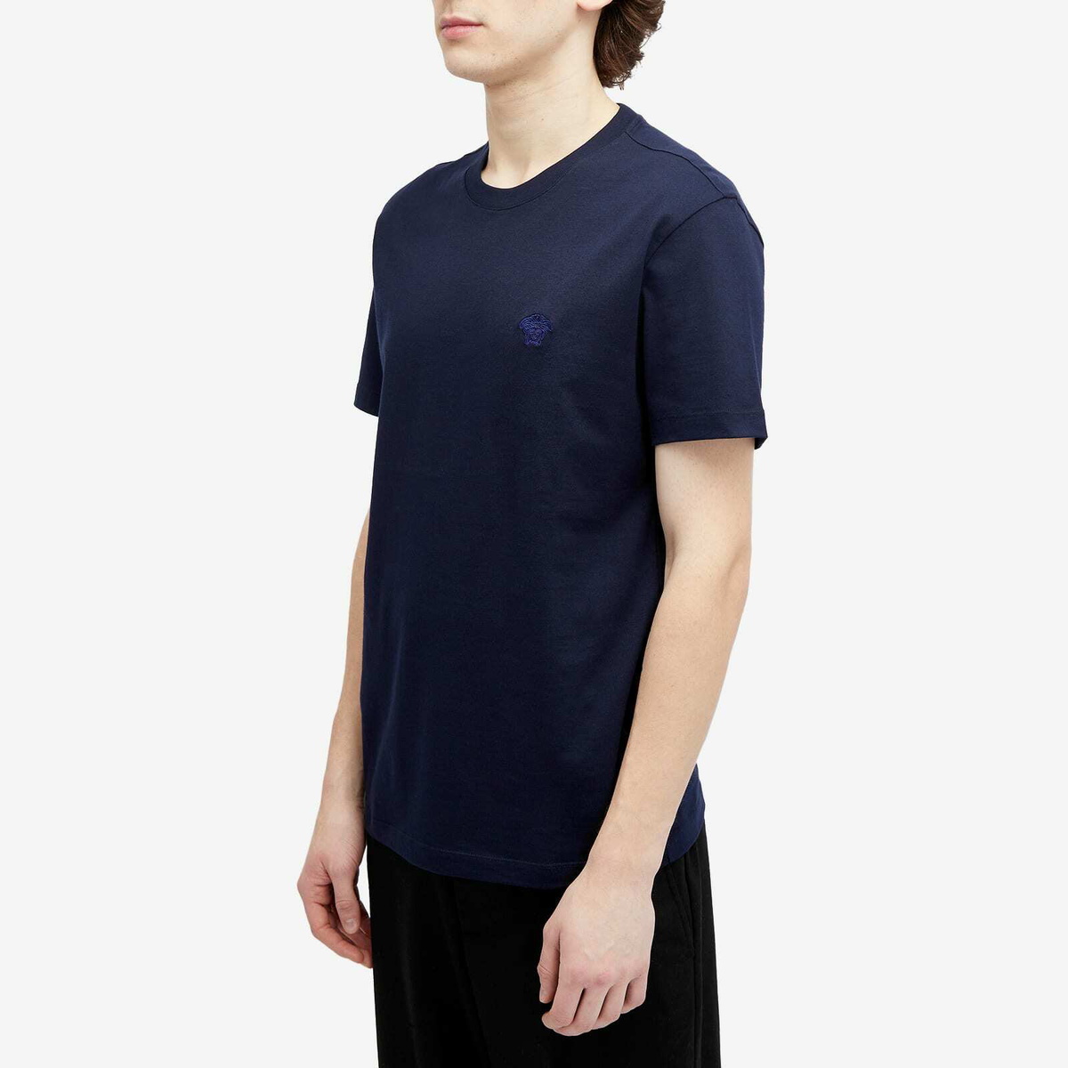 Tシャツ・カットソー VERSACE Men T-shirt Navy 10116941A08584 1UI20 Versace Men's Embroidered Medusa T-Shirt in Navy Blue Versace