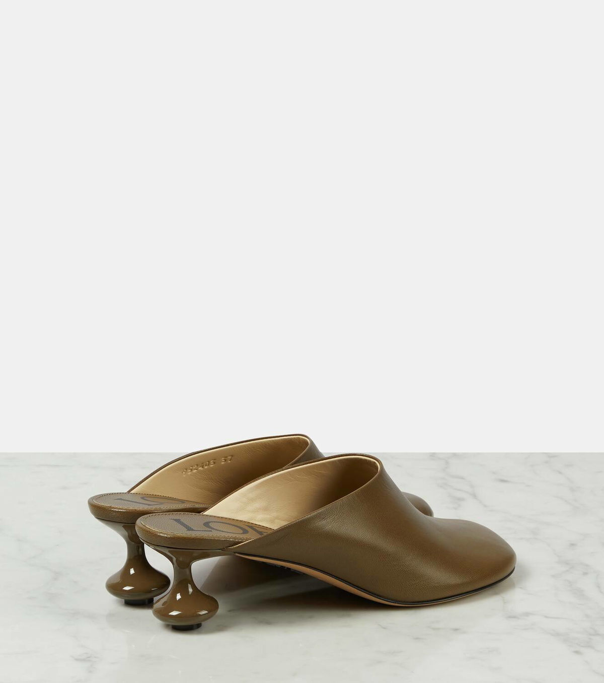 大特価セール♪【LOEWE直営店】LADER MULE 40 ロエベ L815379X82 Loewe - Gate Black & Tan Leather Mule | Mitchell Stores