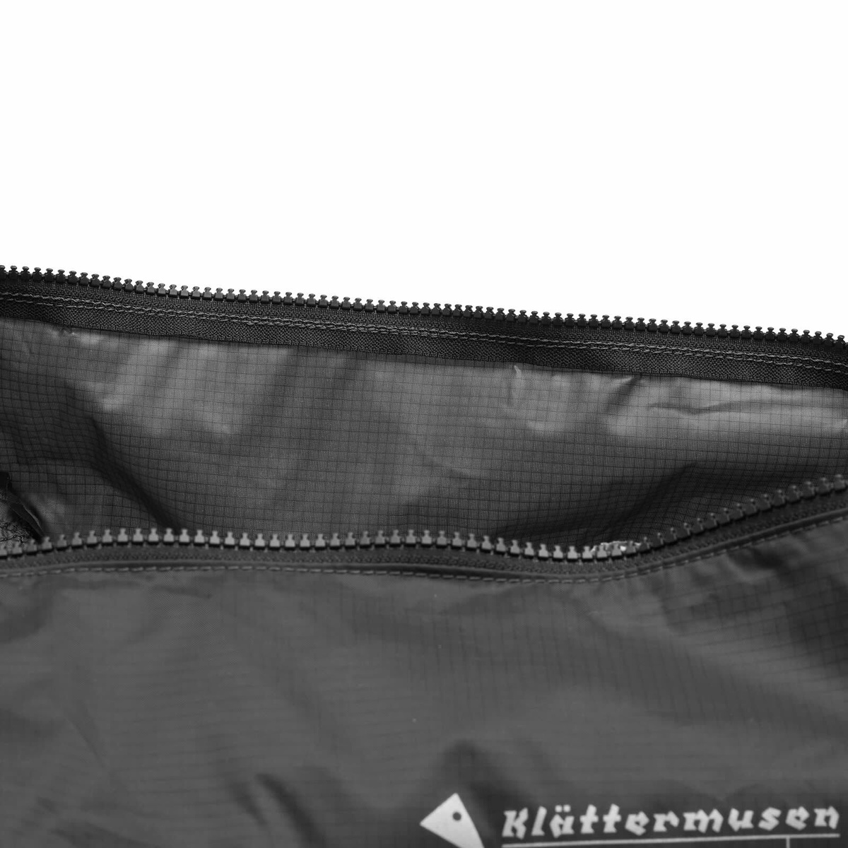 Klättermusen Mimer Duffelbag 40L in Raven 