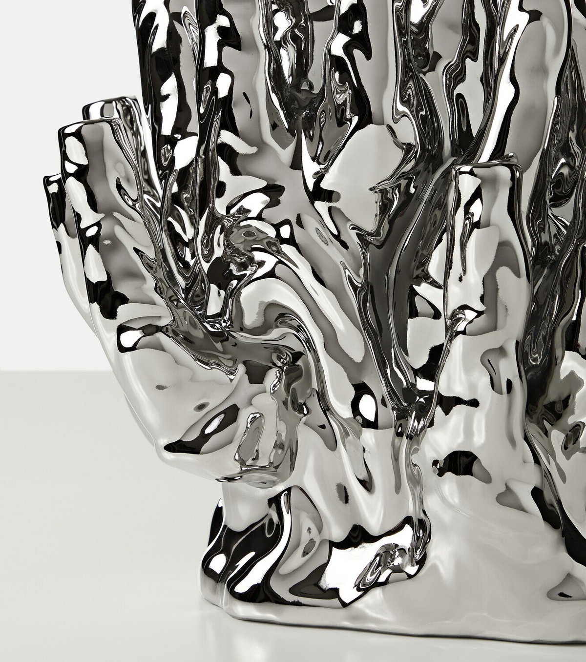 Polspotten Coral porcelain vase by Norman Trapman