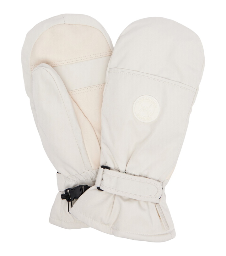 Photo: Yves Salomon Leather-trimmed mittens