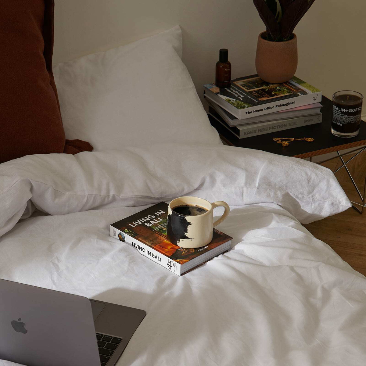 Taschen Living in Bali in Anita Lococo 