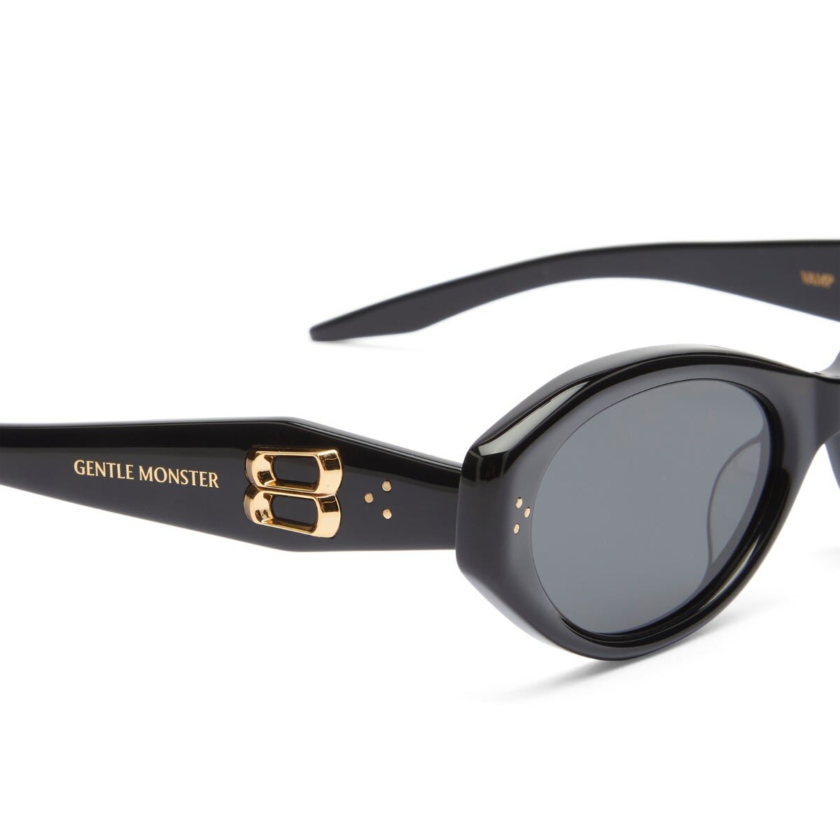 Gentle Monster Vamp Sunglasses in Black 