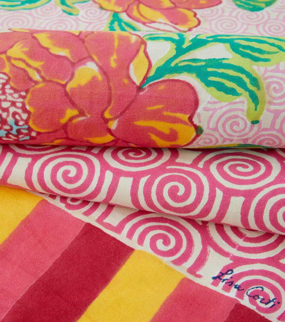 Lisa Corti Camelia Magenta cotton table runner