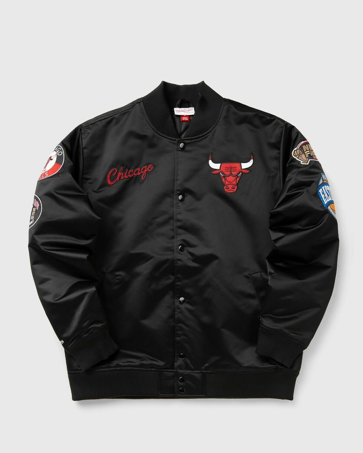 Mitchell & Ness NBA BLACKOUT HEAVYWEIGHT SATIN JACKET CHICAGO BULLS Black Mens Bomber Jackets/Team Jacket