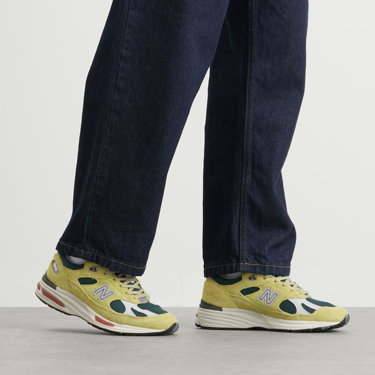 New Balance 991v2 Sneaker in Green