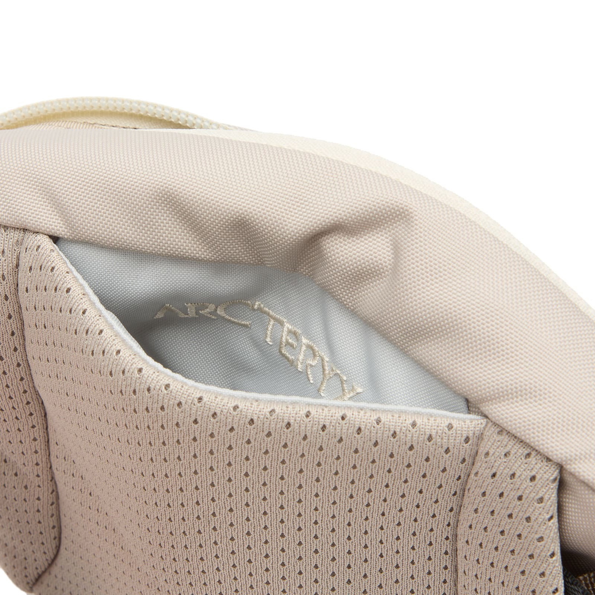 Arc'teryx Mantis 1 Waist Pack in Rune/Sea Salt 