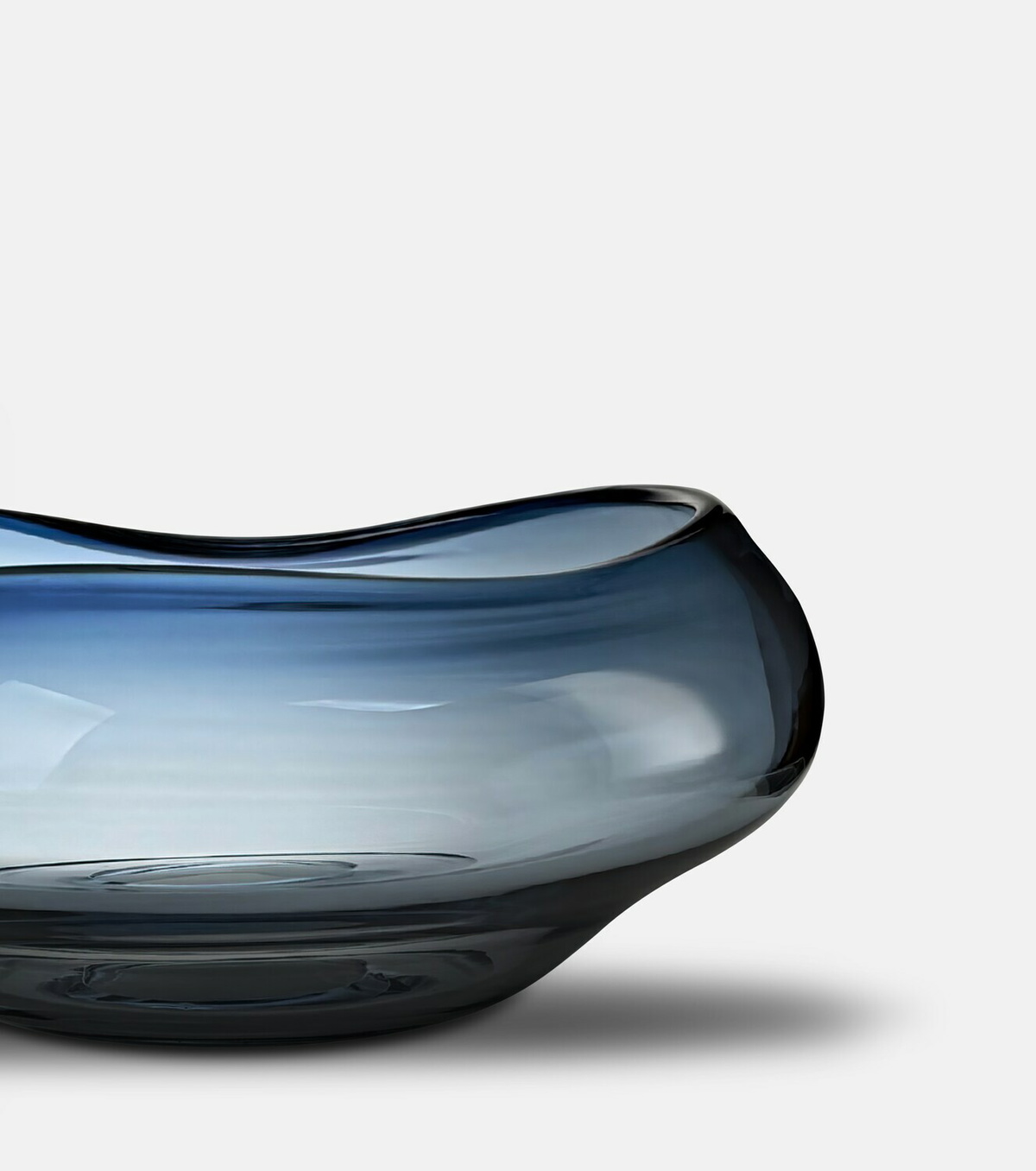 Alexa Lixfeld Gravity glass decorative object
