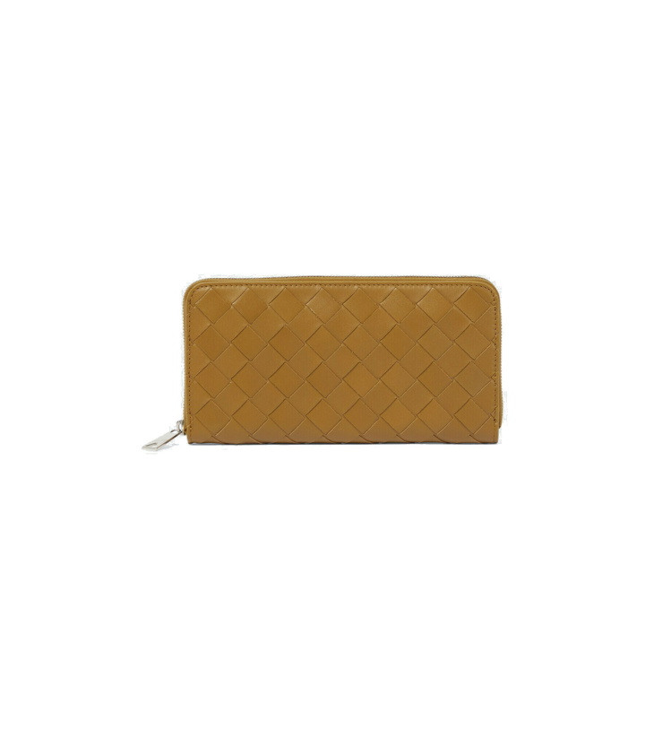 Photo: Bottega Veneta - Zipped Intrecciato leather wallet