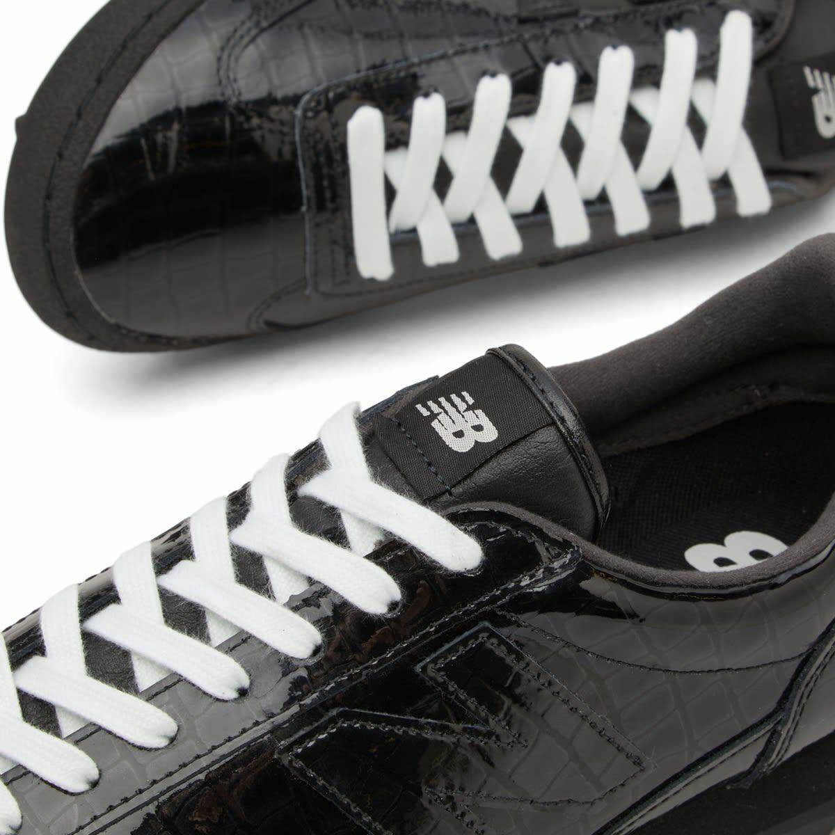 New Balance Gator Run Sneaker in Black/Black