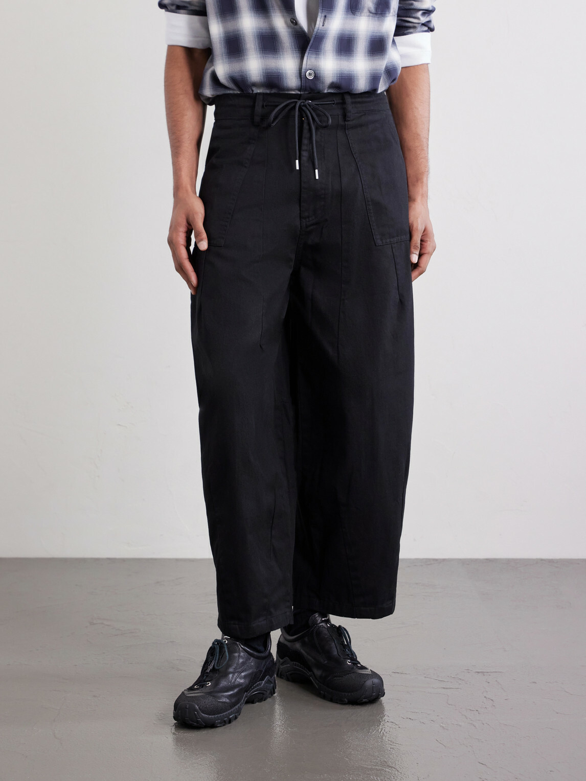 FrizmWORKS - Wide-Leg Cotton-Twill Trousers - Black