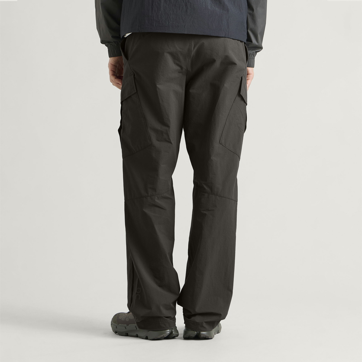ON Men's Trek Pants in Espresso