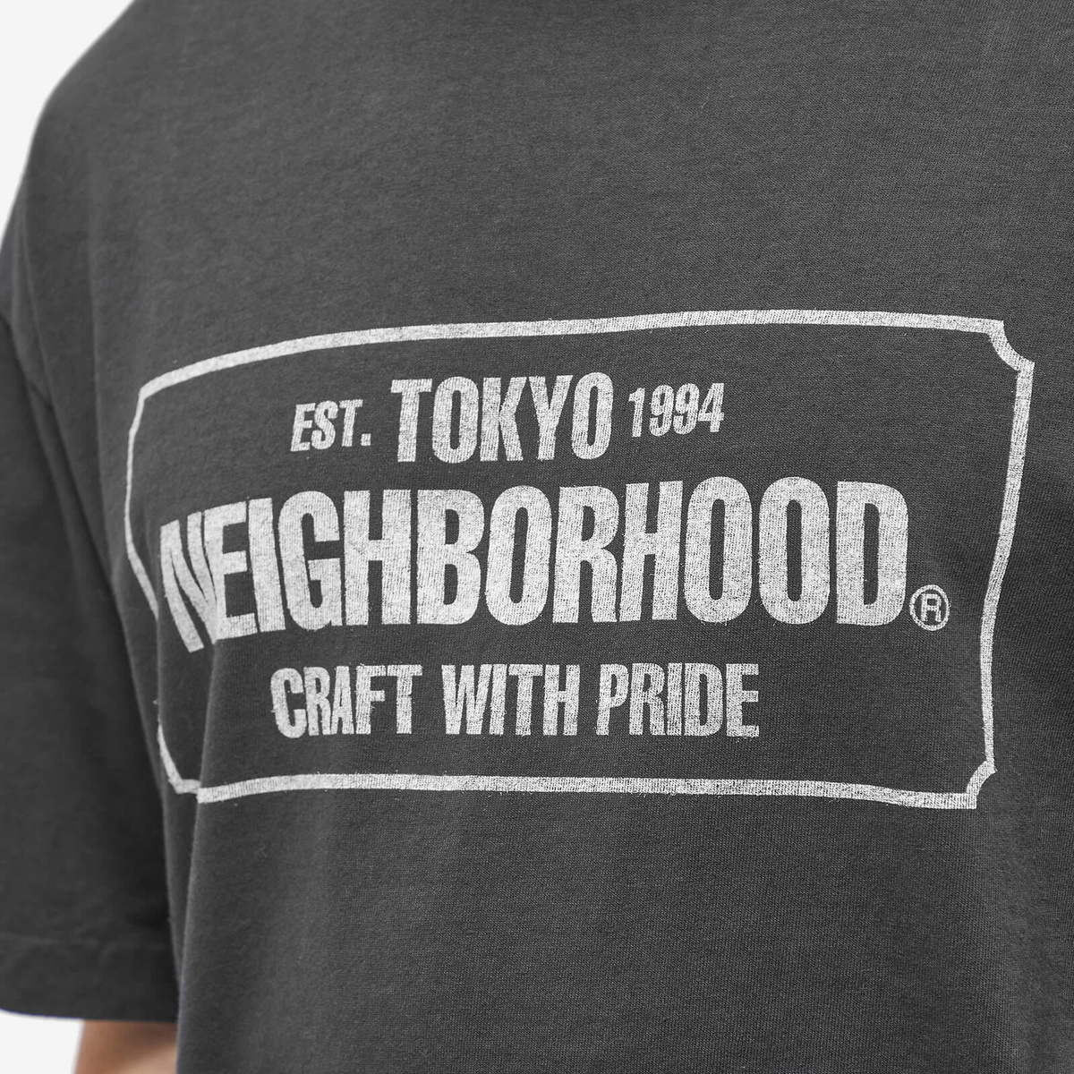 GQ3121◇NEIGHBORHOOD : SULFUR DYE / Neighborhood Men's Sulfur Dye Logo T-Shirt in Black Neighborhood