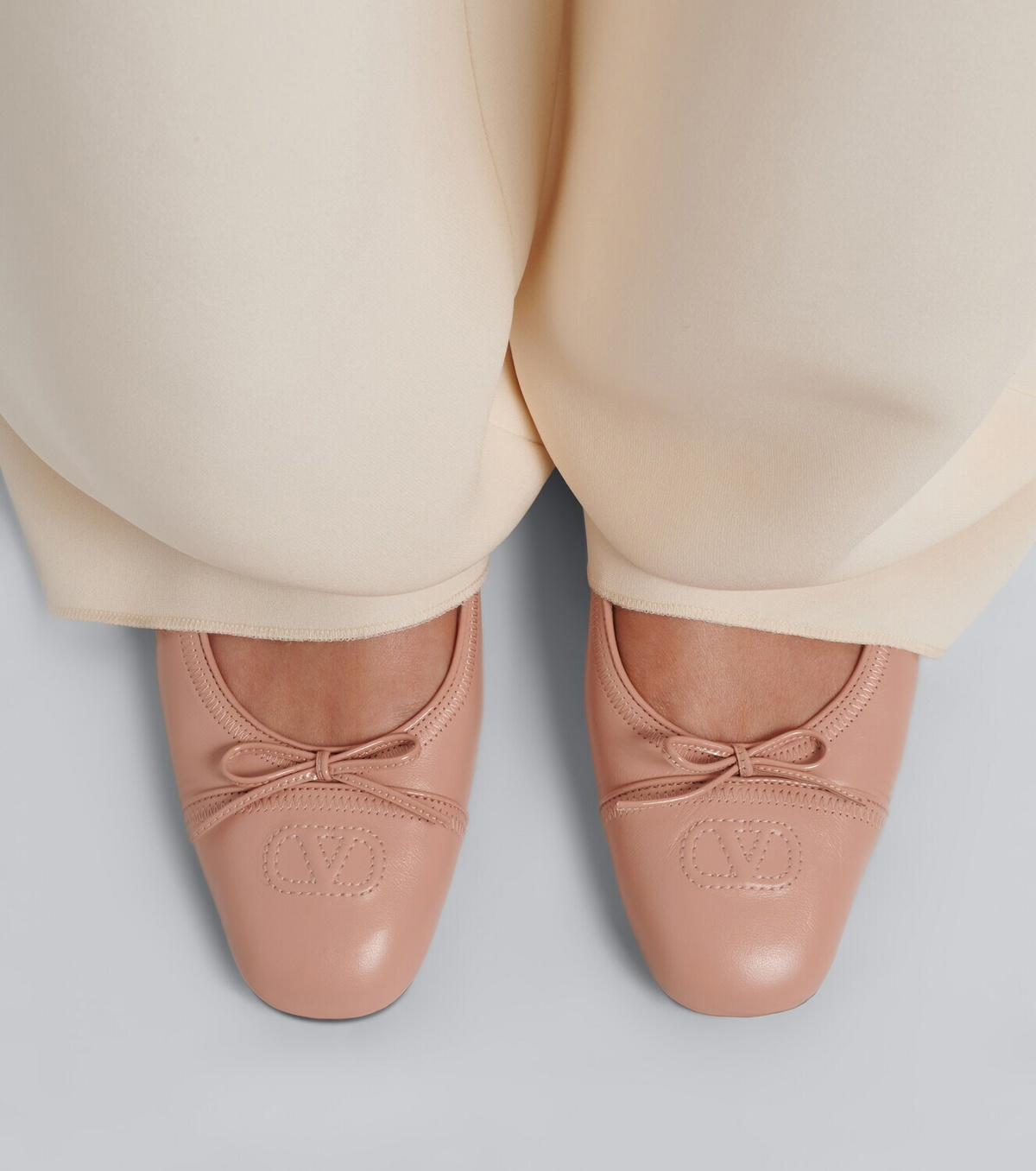 Valentino Garavani VLogo leather ballet flats