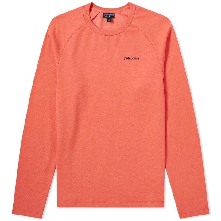 Photo: Patagonia P-6 Logo Lightweight Crew Sweat Spiced Coral