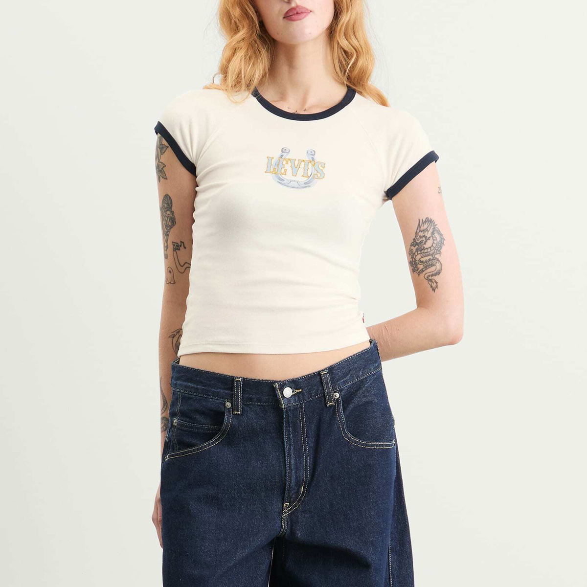 Levi's Women's Horseshoe Raglan T-Shirt in Sugar Swizzle/Dark Sapphire