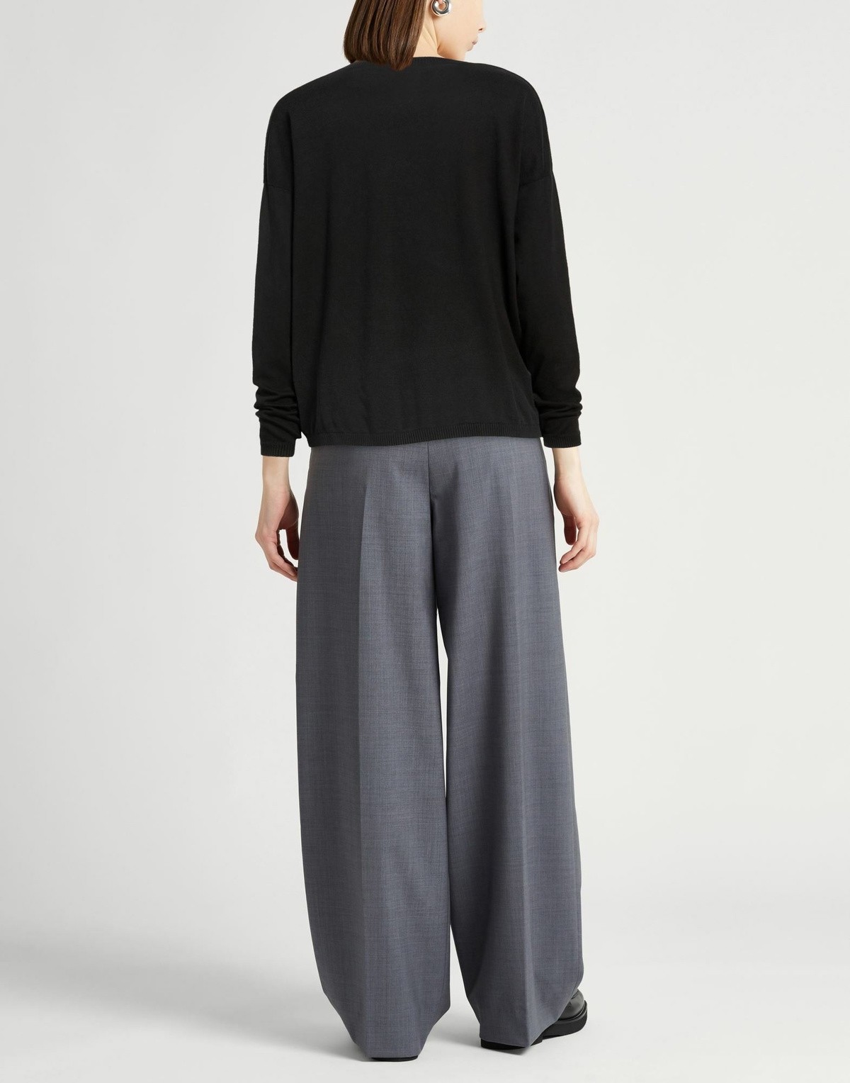 Crossley Womens Sweater in Black