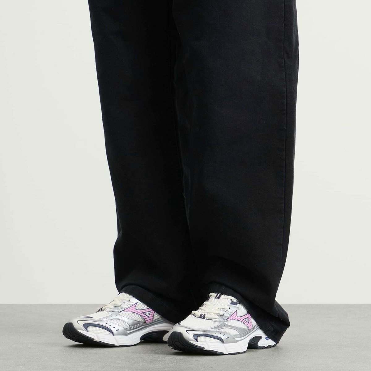 Mizuno MXR "SPORT" Sneaker in Snow White/Lilac Chiffon/Silver