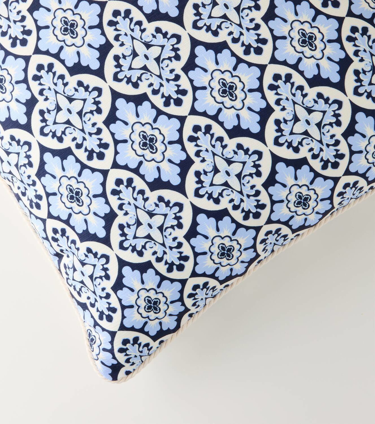 La DoubleJ Printed cotton cushion