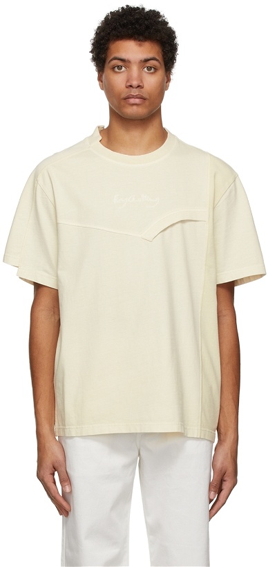 Photo: Feng Chen Wang Off-White Hand-Dyed Double Collar T-Shirt