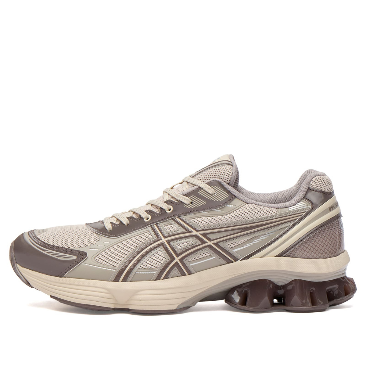 Asics Men's GEL-KINETIC FLUENT Sneaker in Oatmeal/Cocoa Powder