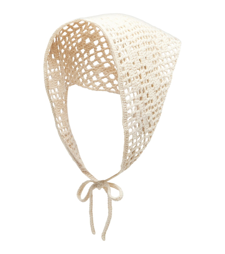 Photo: Ruslan Baginskiy Crochet cotton scarf