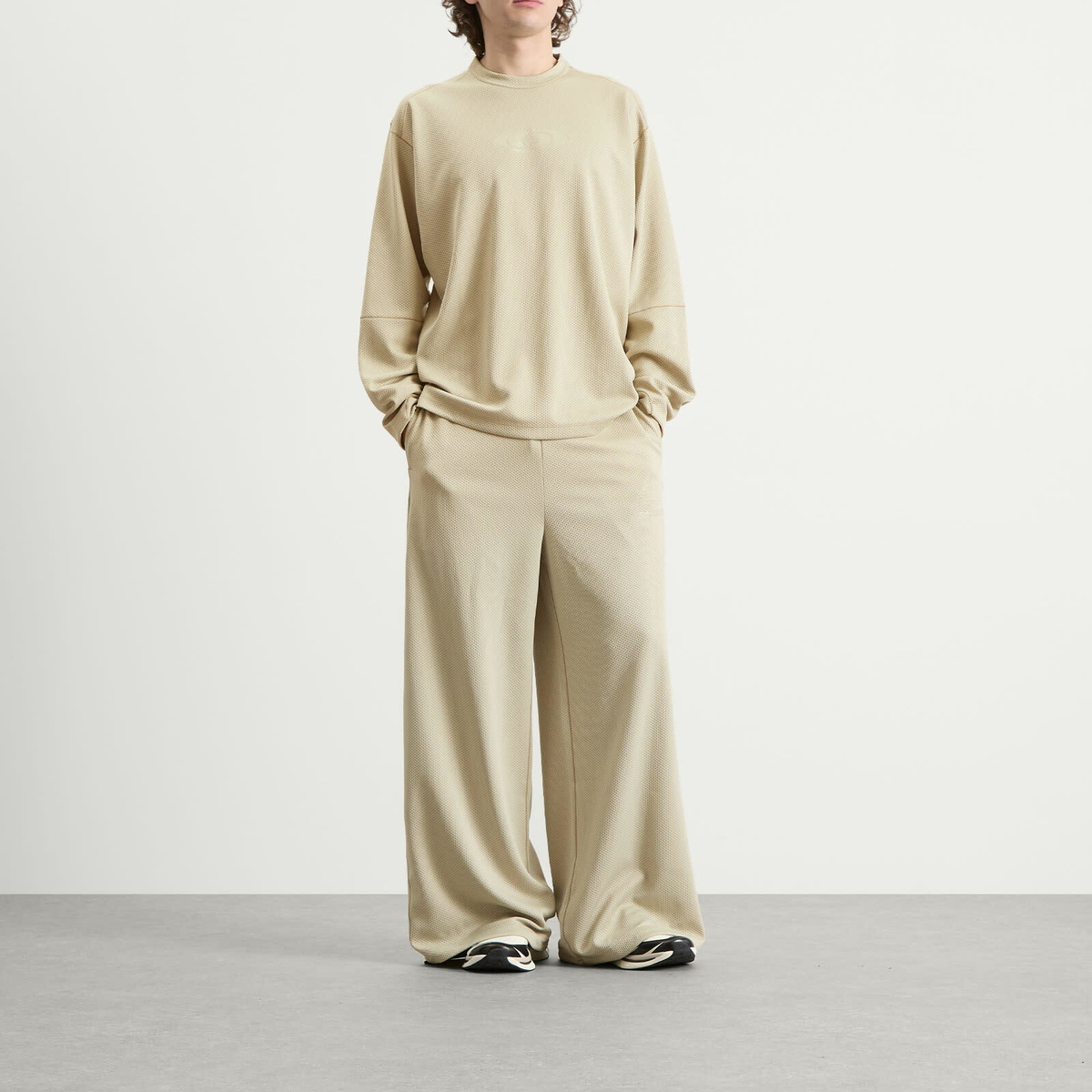 MM6 Maison Margiela Men's x Salomon Tech Jogger in Abbey Stone