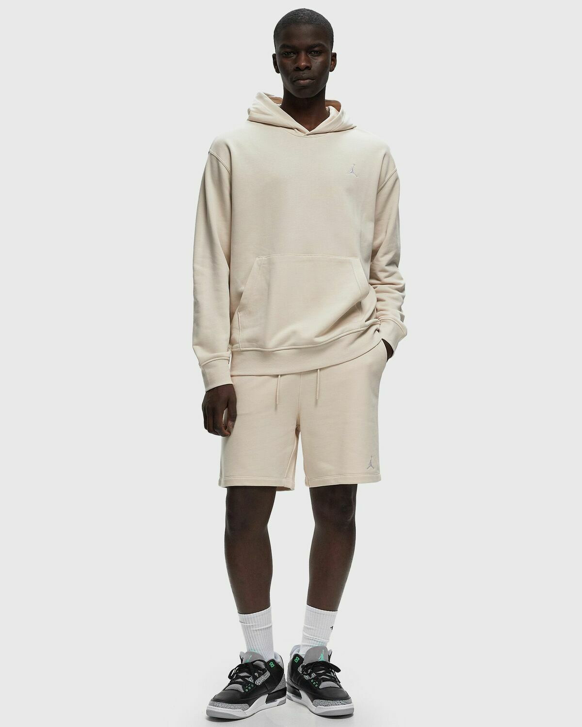 Jordan orders Hoodie+Shorts