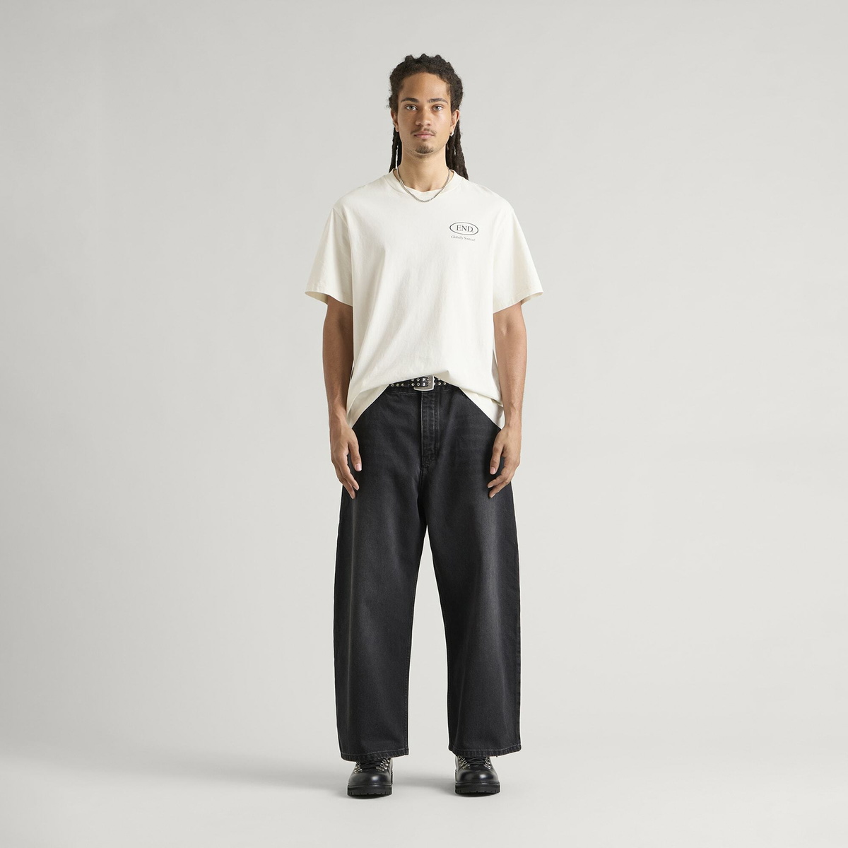 END. Worn Established T-shirt in Smoke White