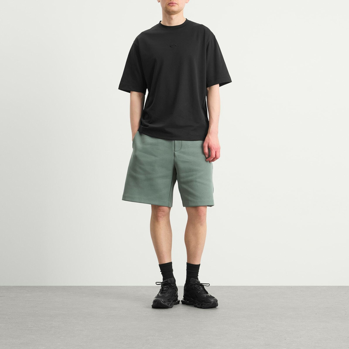 Oakley Men's Driven T-Shirt in Blackout