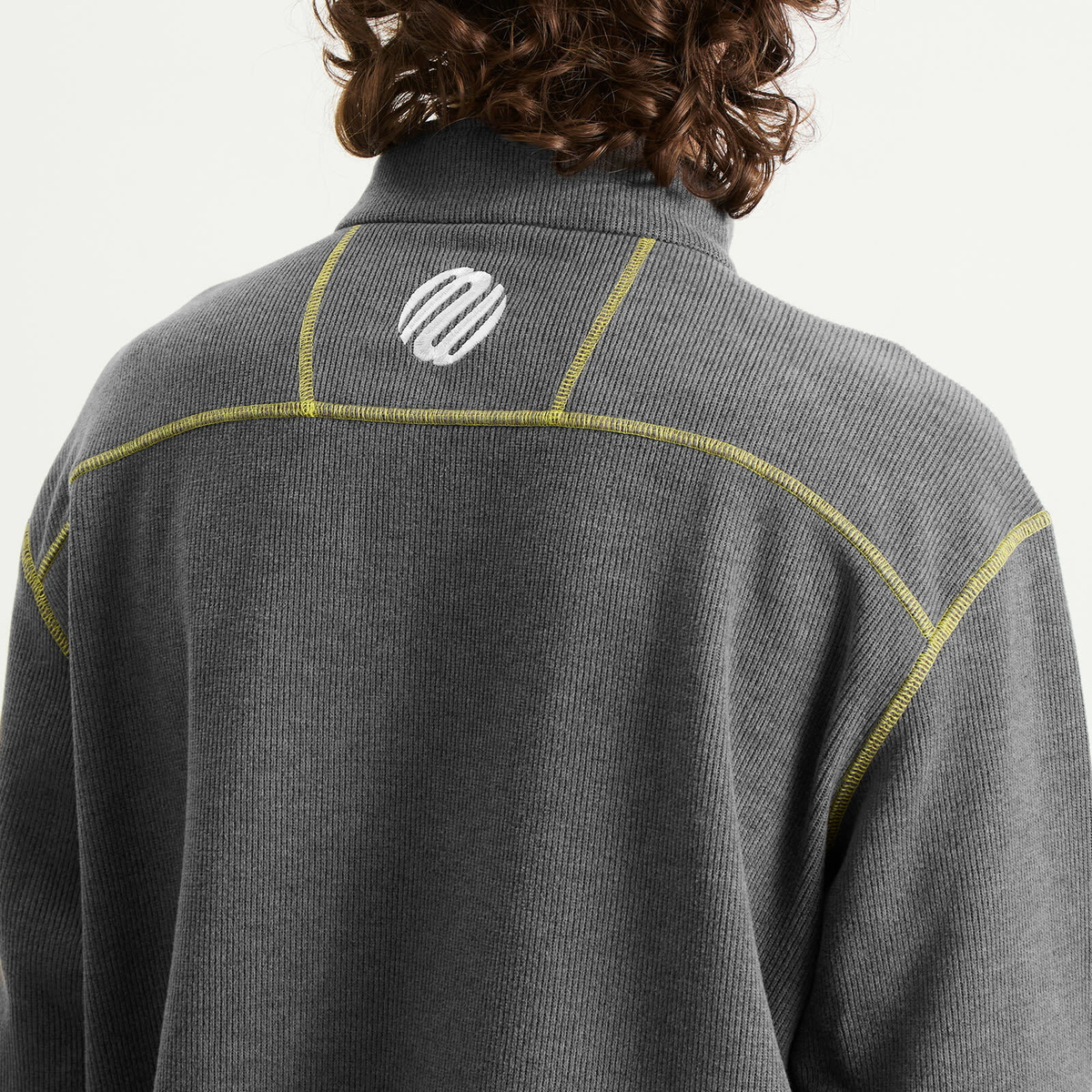 Metalwood Studio Men's Contrast Stitch 1/4 Zip Sweatshirt in Charcoal