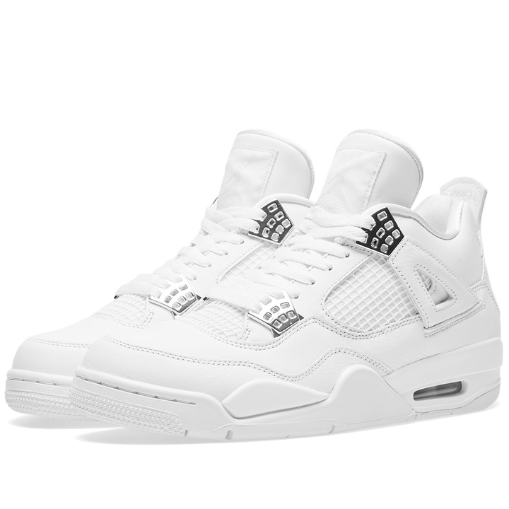 Photo: Nike Air Jordan IV Retro