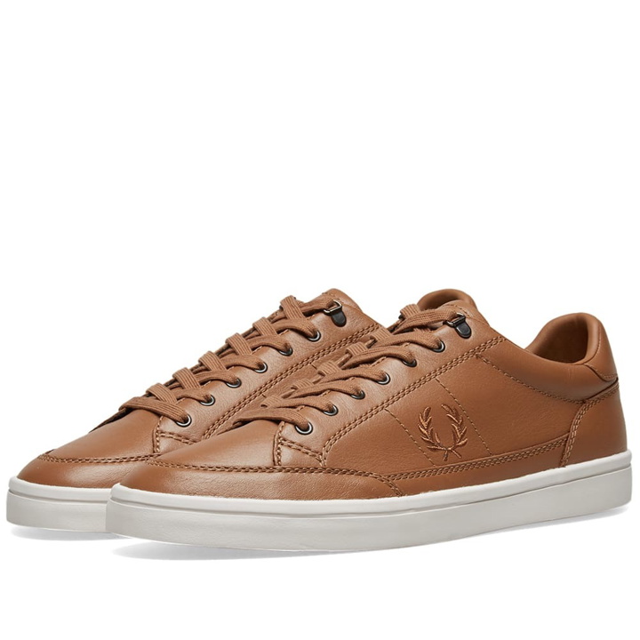 Photo: Fred Perry Deuce Premium Leather Sneaker Light Tobacco