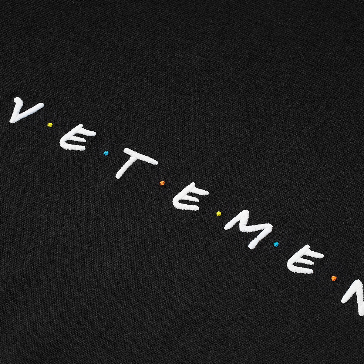 ★VETEMENTS FRIENDLY LOGO T-SHIRT ロゴ Tシャツ 25435732_55536219_600.jpg