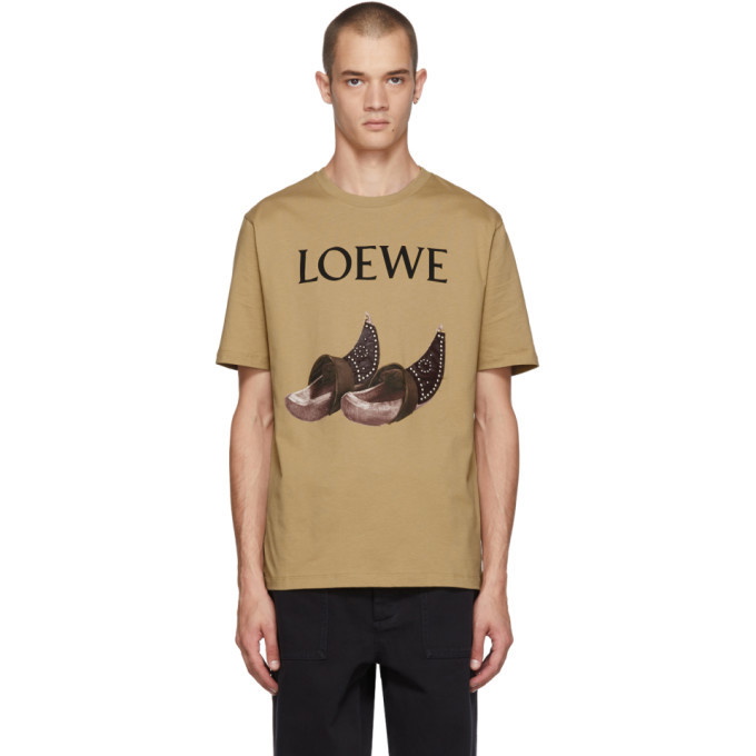 Photo: Loewe Beige Clogs T-Shirt