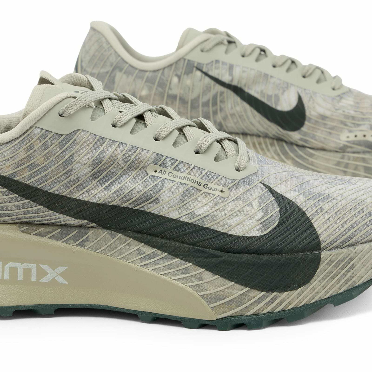 Nike Men's ACG Ultrafly 2 Sneaker in Spruce Fog/Black Spruce/Sea Glass