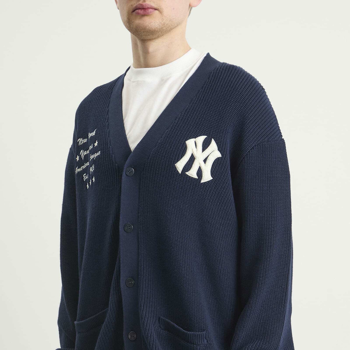 New Era Men's MLB New York Yankies Script Cardigan in Navy