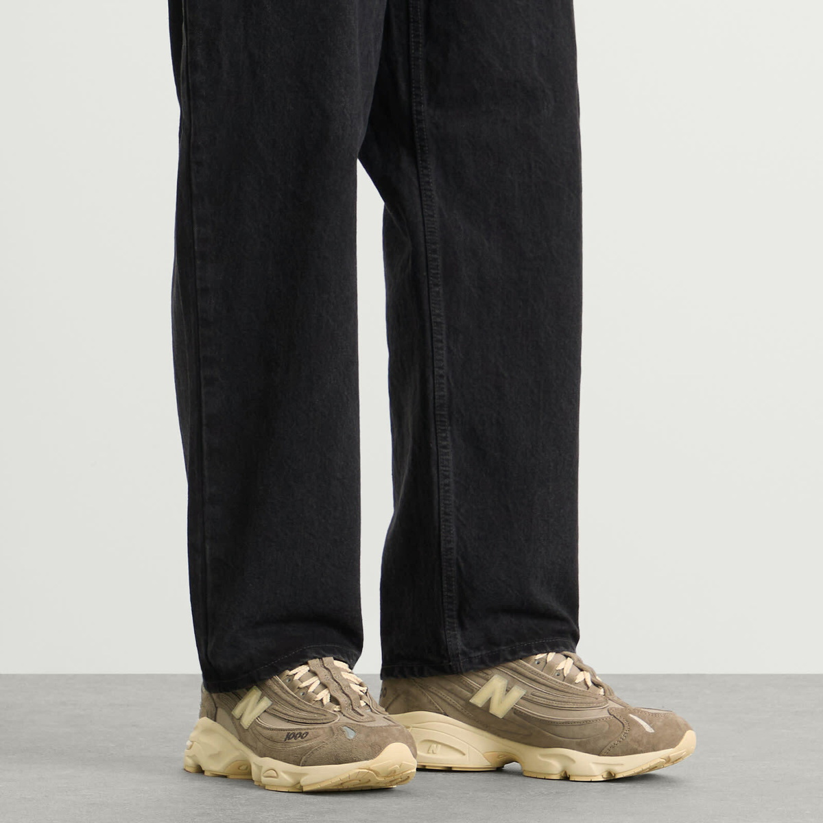 New Balance M1000LAB Sneaker in Mushroom