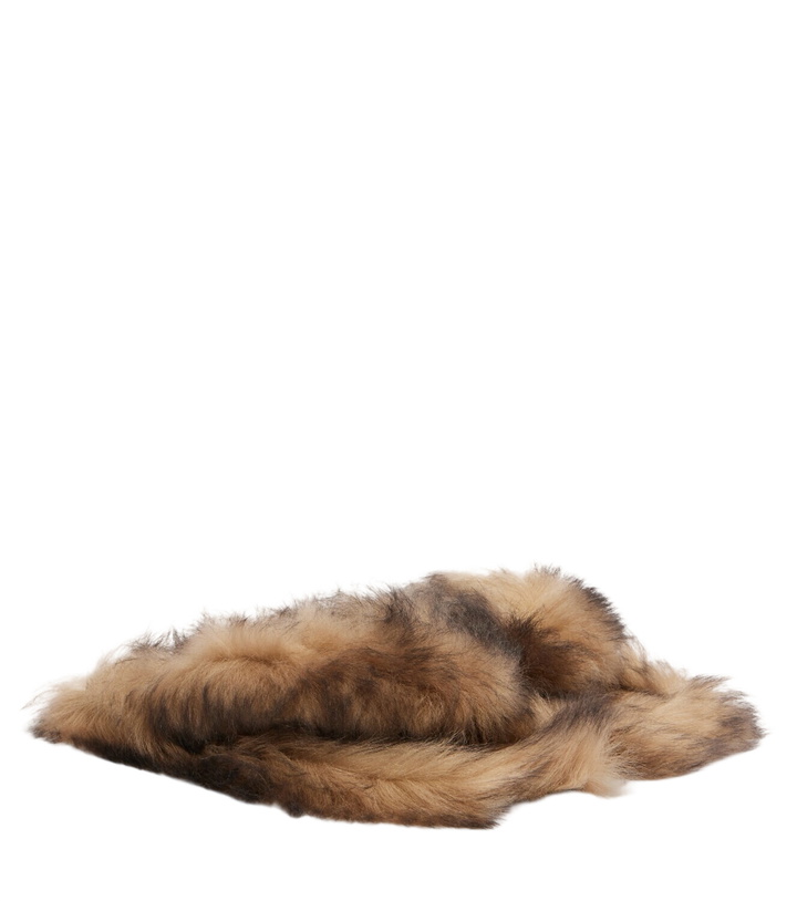 Photo: Dolce&Gabbana Shearling thong sandals