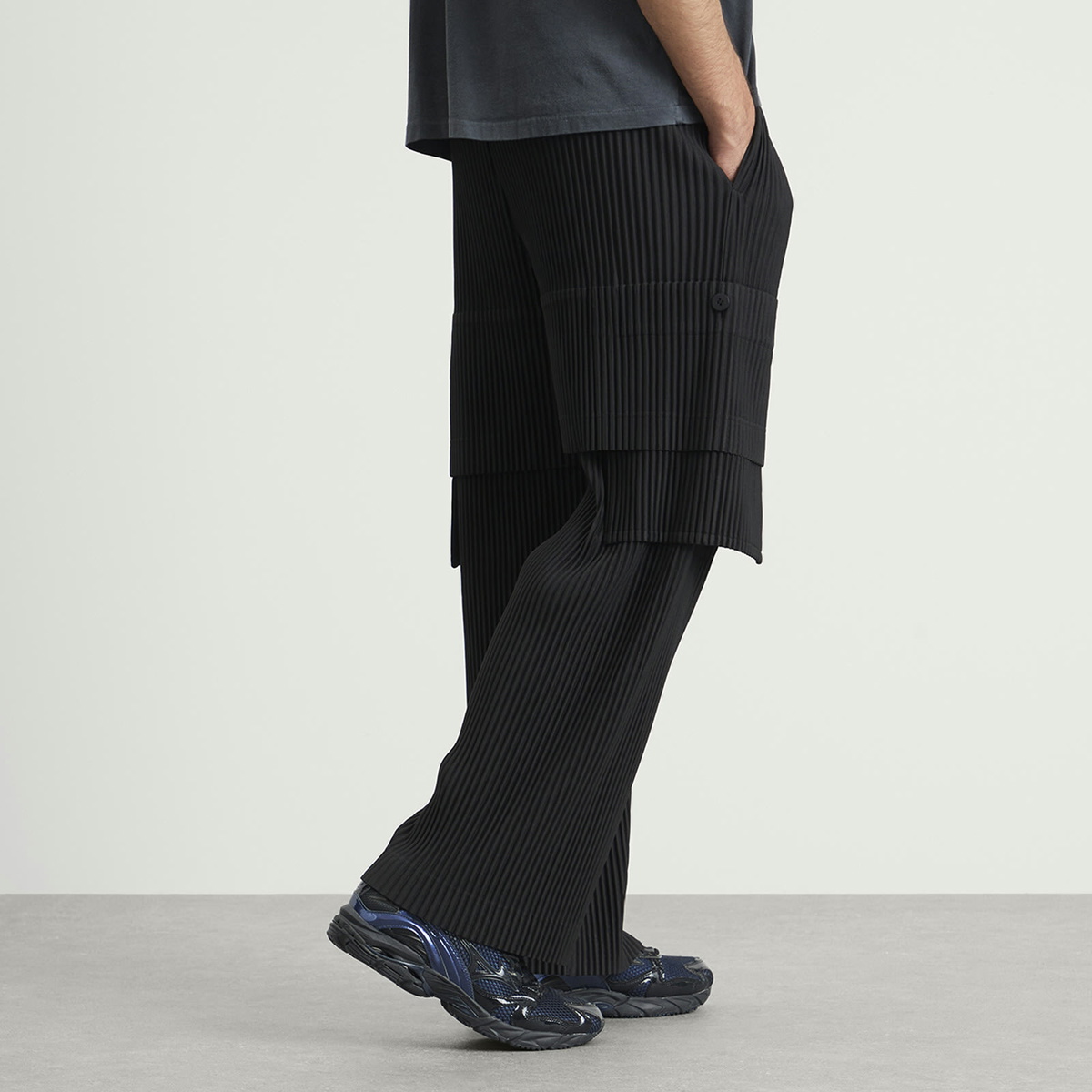 Homme Plissé Issey Miyake Men's Homme Plissé Pleated Cargo in Coke