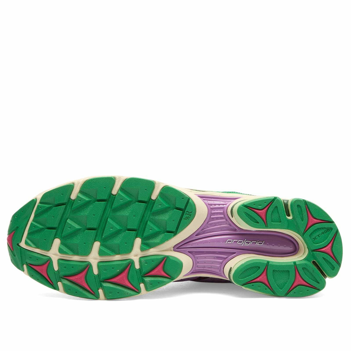 Saucony x Jae Tips Triumph 4 Sneaker in Green