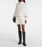 Lisa Yang Evanna cable-knit cashmere cape
