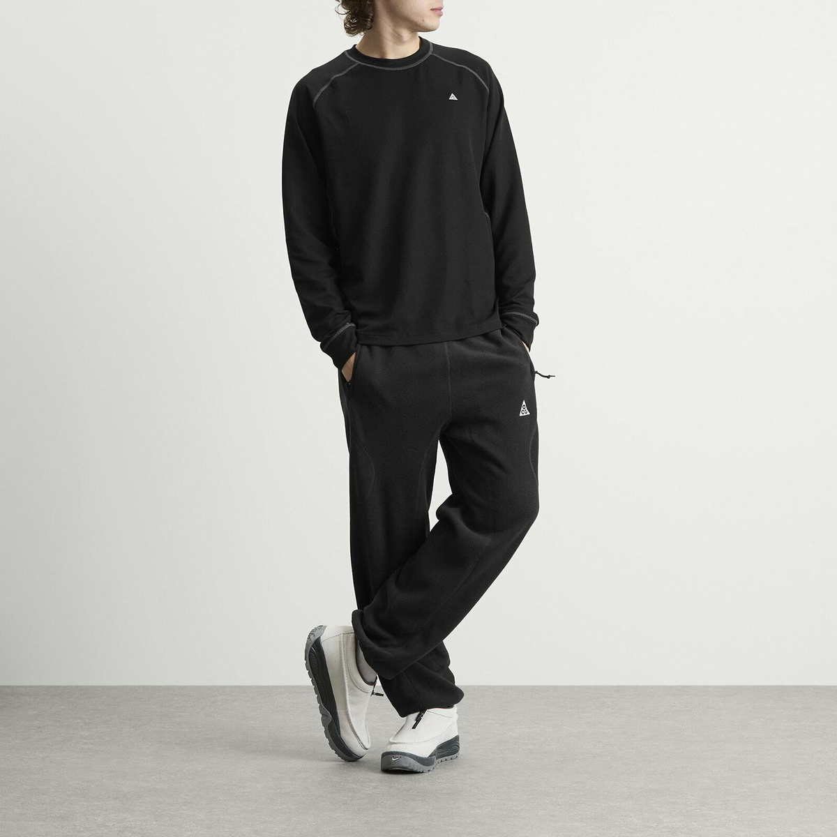 Nike Men's ACG Wolf Long Sleeve Chinati Baselayer in Black