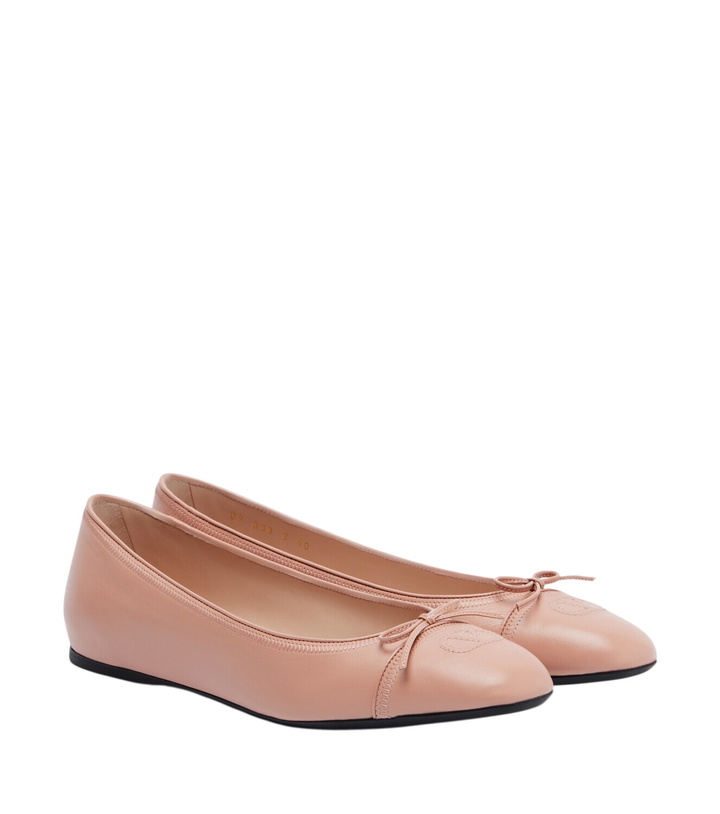 Photo: Valentino Garavani VLogo leather ballet flats