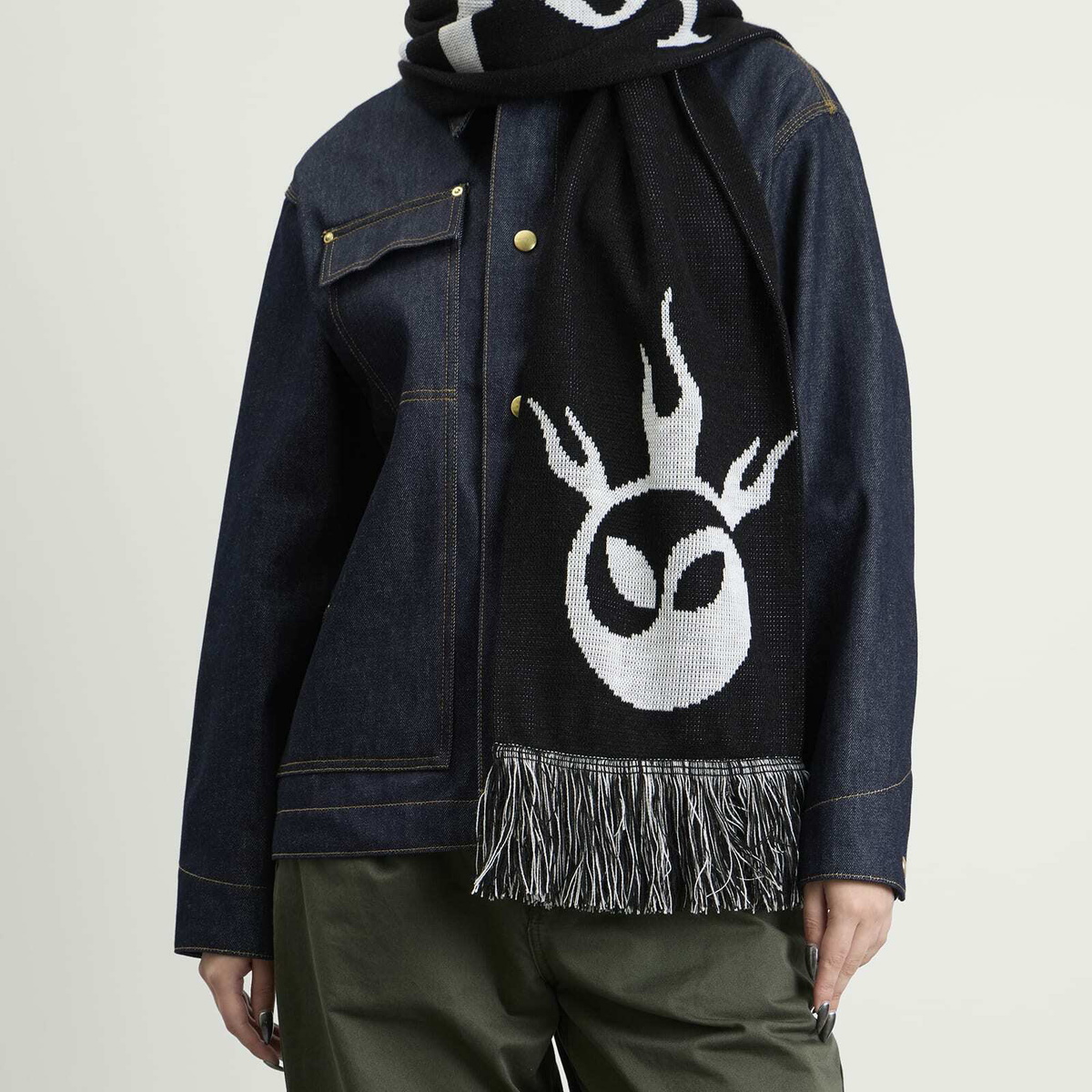 No Problemo No Yang Scarf in Black 