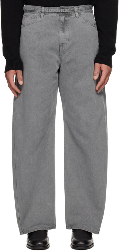 Photo: LE17SEPTEMBRE Gray Garment-Dyed Curved Jeans